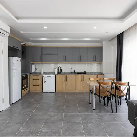 Moon Old Town Апартаменты